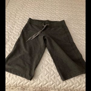 Lululemon cropped pants